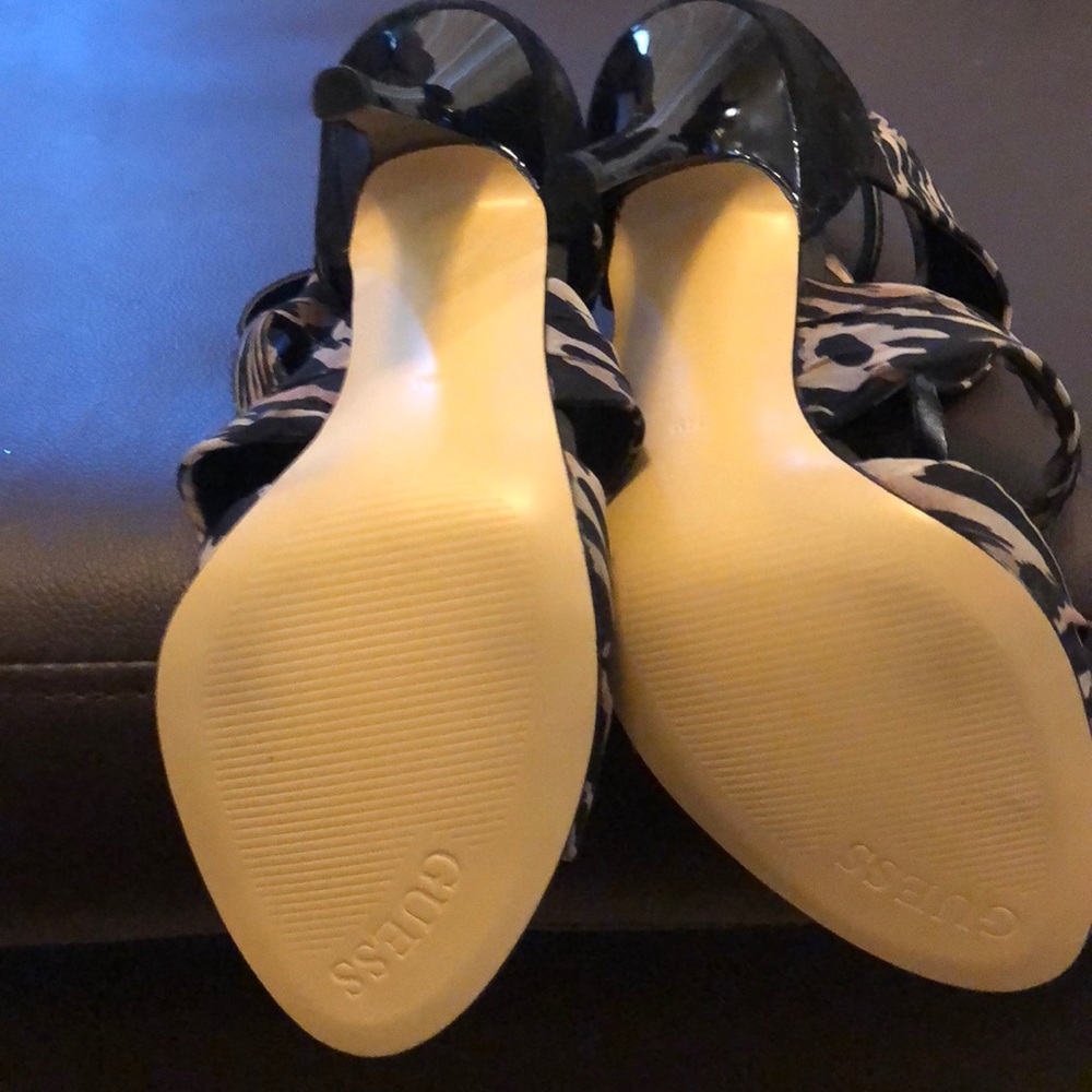 Shoes - Picture 4 of 4
